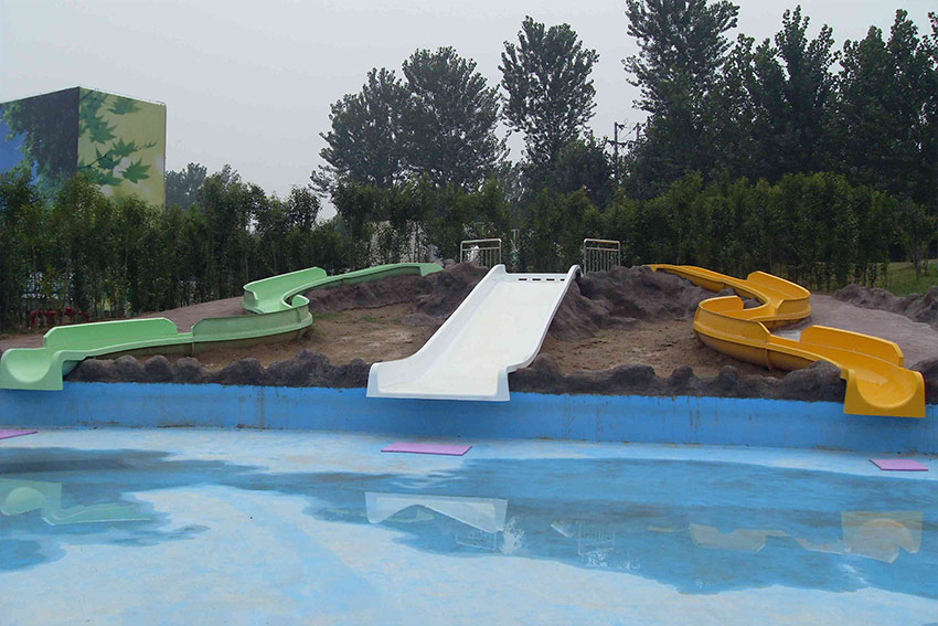 Big kids playground slide with aqua play 